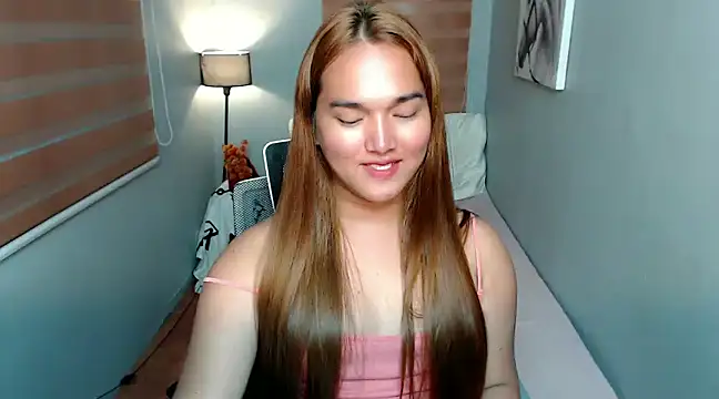 Snapshot of MoaningKylie chatting on December 9, 12:51 pm MoaningKylie online show from December 9, 12:51 pm