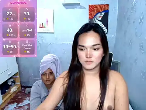 Snapshot of MoaningKylie chatting on October 26, 7:25 am MoaningKylie online show from October 26, 7:25 am