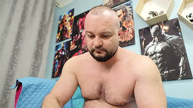 Snapshot of Muscle_Bear chatting on March 15, 5:52 am Muscle Bear online show from March 15, 5:52 am