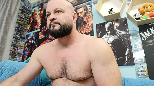 Snapshot of Muscle_Bear chatting on October 10, 6:01 am Muscle Bear online show from October 10, 6:01 am