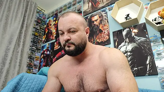 Snapshot of Muscle_Bear chatting on October 14, 4:35 am Muscle Bear online show from October 14, 4:35 am