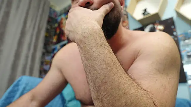 Muscle Bear online show from November 18, 7:02 am