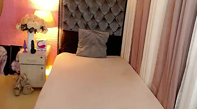 Snapshot of Urgirl_Ekang chatting on January 9, 11:34 pm Urgirl Ekang online show from January 9, 11:34 pm