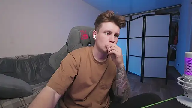 Snapshot of zverev_dima chatting on November 7, 2:28 pm zverev dima online show from November 7, 2:28 pm