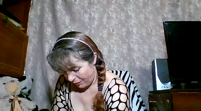 Snapshot of CathySuns chatting on January 31, 6:36 pm CathySuns online show from January 31, 6:36 pm