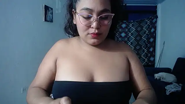 Snapshot of sirena_15 chatting on September 29, 5:23 am sirena 15 online show from September 29, 5:23 am