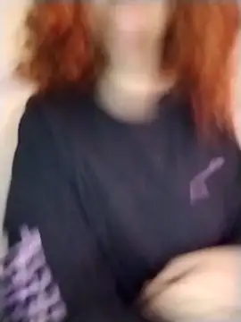 Snapshot of EmmaMelissa0521 chatting on December 3, 5:15 am EmmaMelissa0521 online show from December 3, 5:15 am