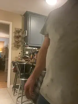 Snapshot of smokeymt420 chatting on January 18, 5:31 am smokeymt420 online show from January 18, 5:31 am