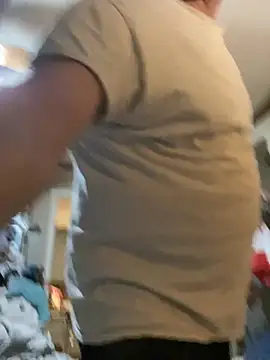 Snapshot of smokeymt420 chatting on January 19, 2:36 am smokeymt420 online show from January 19, 2:36 am