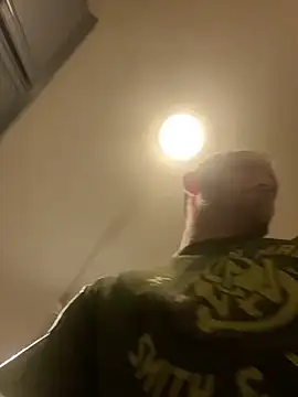 Snapshot of smokeymt420 chatting on January 31, 9:48 am smokeymt420 online show from January 31, 9:48 am