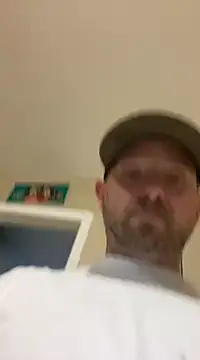 Snapshot of smokeymt420 chatting on March 4, 5:00 am smokeymt420 online show from March 4, 5:00 am