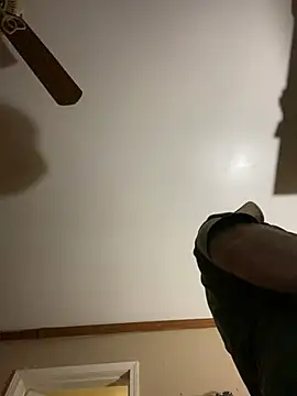 Snapshot of smokeymt420 chatting on March 14, 6:10 am smokeymt420 online show from March 14, 6:10 am