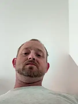 Snapshot of smokeymt420 chatting on September 10, 9:37 pm smokeymt420 online show from September 10, 9:37 pm