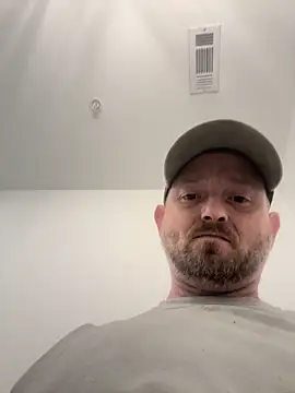 Snapshot of smokeymt420 chatting on October 13, 9:37 pm smokeymt420 online show from October 13, 9:37 pm