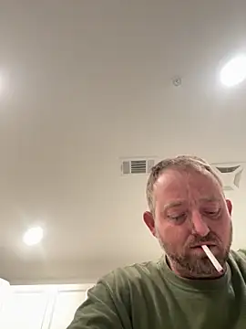 Snapshot of smokeymt420 chatting on October 23, 3:50 am smokeymt420 online show from October 23, 3:50 am