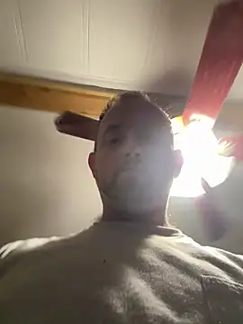 Snapshot of smokeymt420 chatting on October 31, 4:46 am smokeymt420 online show from October 31, 4:46 am