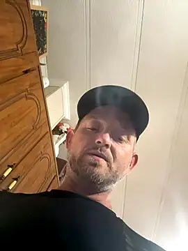 Snapshot of smokeymt420 chatting on November 7, 5:29 am smokeymt420 online show from November 7, 5:29 am