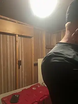 Snapshot of smokeymt420 chatting on November 16, 3:01 am smokeymt420 online show from November 16, 3:01 am