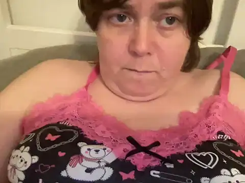 Snapshot of ParisNova chatting on December 30, 9:08 pm ParisNova online show from December 30, 9:08 pm