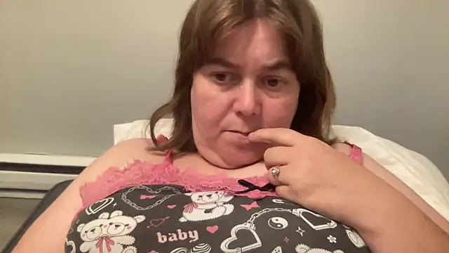 Snapshot of ParisNova chatting on October 25, 8:58 pm ParisNova online show from October 25, 8:58 pm