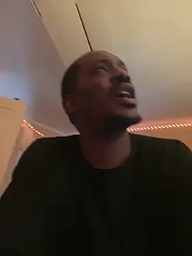 Makeyoucumallover online show from March 4, 10:27 pm