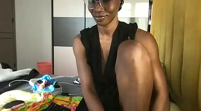 Snapshot of choco_petite chatting on March 17, 4:19 am choco petite online show from March 17, 4:19 am