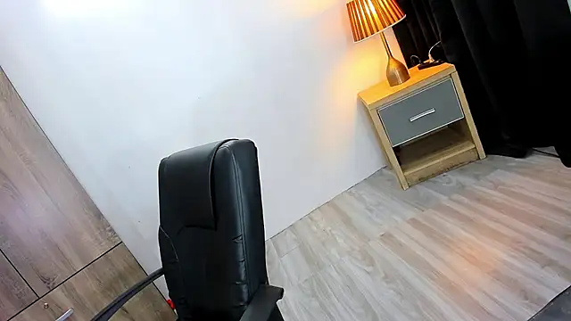 xxHeavenly AngeLxx online show from March 16, 9:05 pm