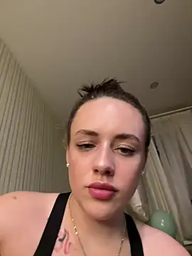 Lisaaan online show from January 9, 3:12 pm