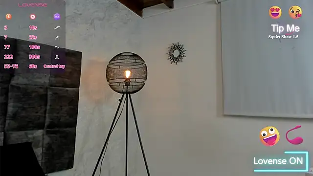 Snapshot of SusanRodriguez_ chatting on December 14, 12:01 am SusanRodriguez online show from December 14, 12:01 am