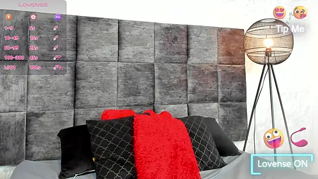 Snapshot of SusanRodriguez_ chatting on February 25, 8:41 pm SusanRodriguez online show from February 25, 8:41 pm