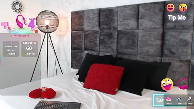 Snapshot of SusanRodriguez_ chatting on October 7, 9:45 pm SusanRodriguez online show from October 7, 9:45 pm