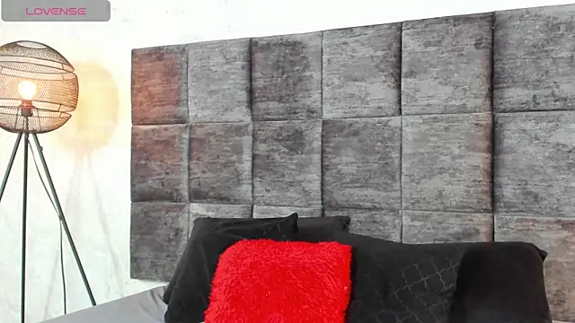 Snapshot of SusanRodriguez_ chatting on October 28, 10:01 pm SusanRodriguez online show from October 28, 10:01 pm