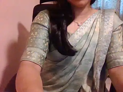 Snapshot of Pinky_4 chatting on February 2, 10:13 am Pinky 4 online show from February 2, 10:13 am