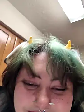 Snapshot of Cutegothcrybabyx chatting on December 13, 8:20 am Cutegothcrybabyx online show from December 13, 8:20 am