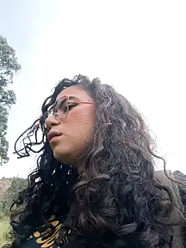 Simone Miller online show from February 3, 2:24 pm