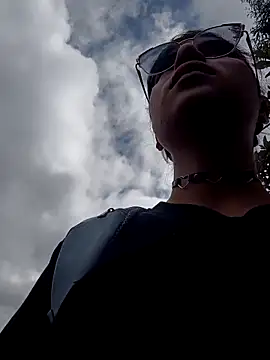 Simone Miller online show from February 17, 2:37 pm