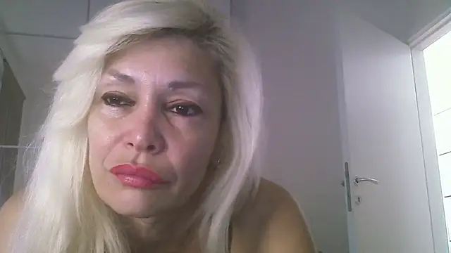 Snapshot of EvaaMina chatting on September 21, 12:18 pm EvaaMina online show from September 21, 12:18 pm