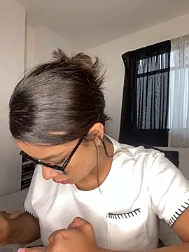 trianawhite online show from December 1, 6:19 pm