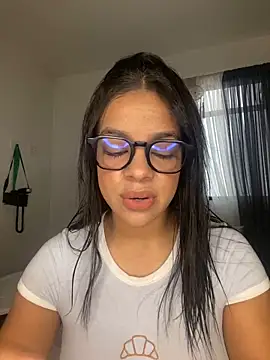 trianawhite online show from December 2, 3:18 pm