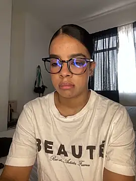 trianawhite online show from March 25, 4:57 pm