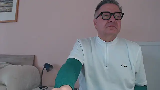 YOU6me online show from December 5, 8:12 am