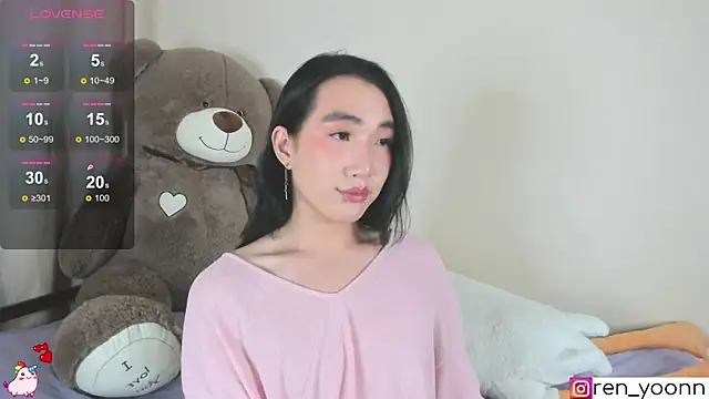 Snapshot of Ren_yoon chatting on October 31, 3:18 am Ren yoon online show from October 31, 3:18 am