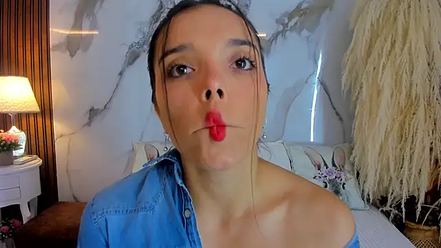 hannahill69 online show from February 22, 7:12 am