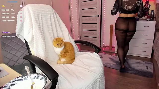 Snapshot of Ophelia_mm chatting on September 19, 7:32 am Ophelia mm online show from September 19, 7:32 am