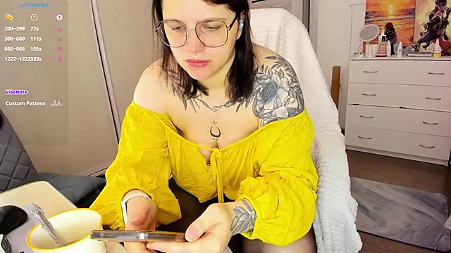 Snapshot of Ophelia_mm chatting on September 29, 7:57 am Ophelia mm online show from September 29, 7:57 am