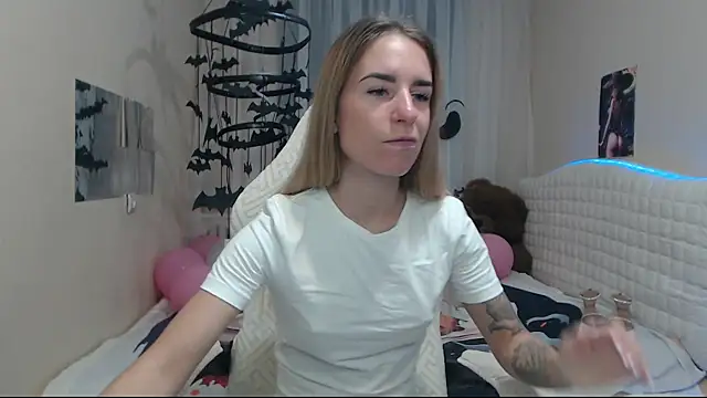 DeboraHorny online show from October 20, 6:03 am