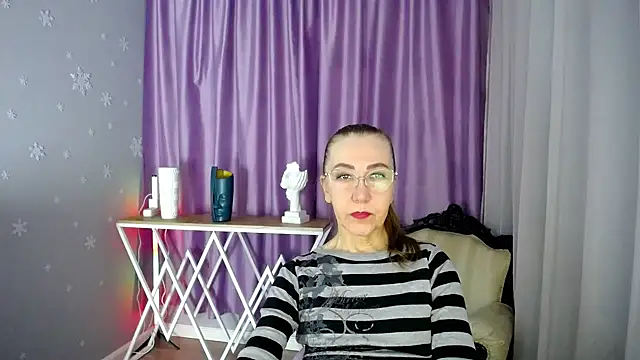 queen a n i online show from February 23, 5:45 am