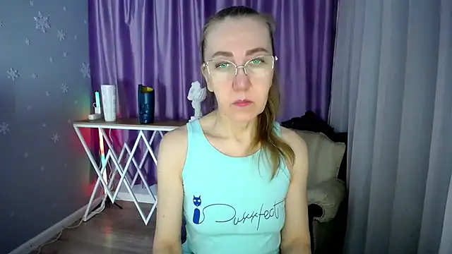 queen a n i online show from February 26, 5:53 am