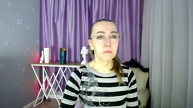 queen a n i online show from March 6, 8:19 am