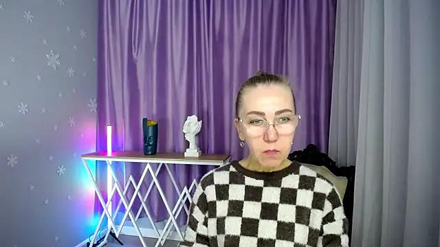 queen a n i online show from September 14, 11:20 am